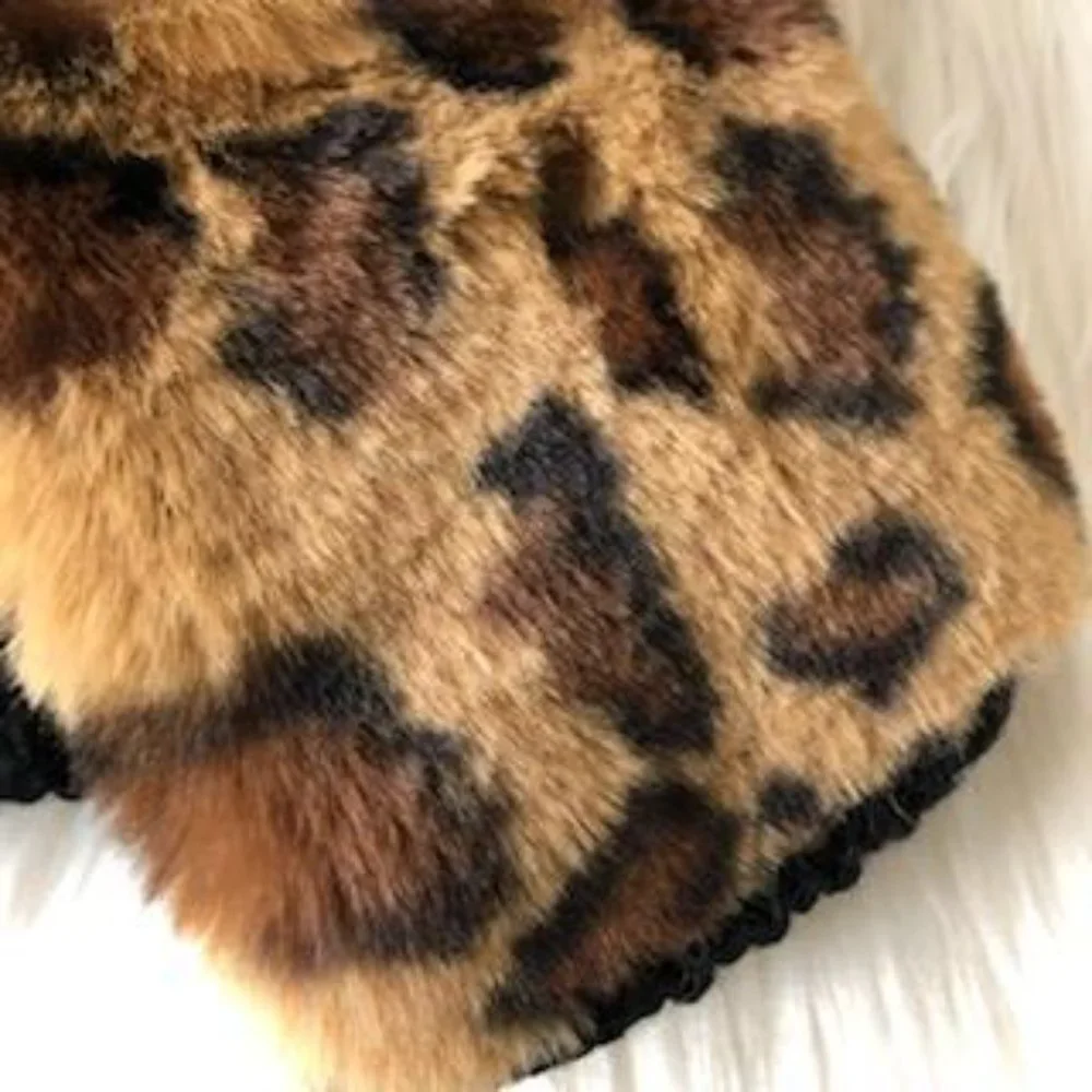 Surell Luxury Faux Fur Text Mittens & Phone Wristlet